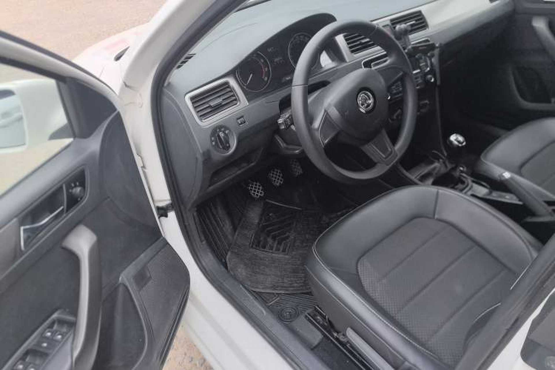 Used Skoda Rapid Spaceback 2016 1.6L Manual Trend Edition Driver Seat