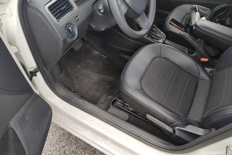 Used Skoda Rapid Spaceback 2016 Revised 1.6L Automatic Chuanxing Version Driver Seat