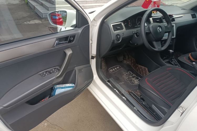 Used Skoda Rapid Spaceback 2016 Revised 1.6L Automatic Chuanxing Version Driver Seat