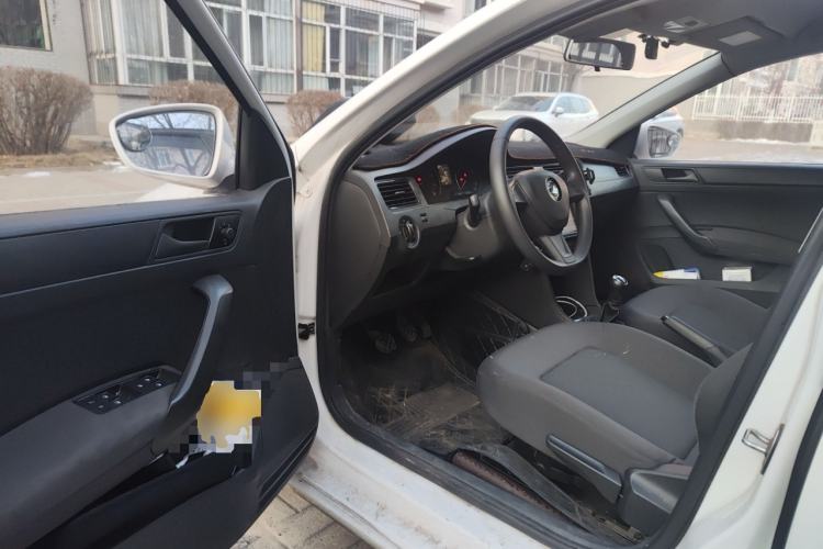Used Skoda Rapid Spaceback 2016 Revised Version 1.4L Manual Front-Drive Edition Driver Seat