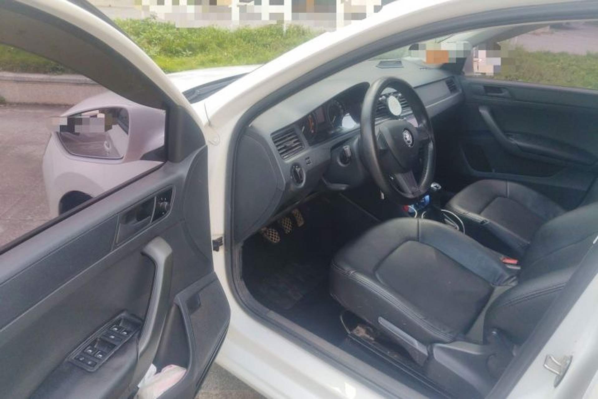 Used Skoda Rapid Spaceback 2016 Revised Version 1.4L Manual Front-Drive Edition Driver Seat