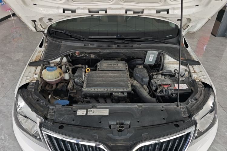 Used Skoda Rapid Spaceback 2016 Revised 1.6L Automatic Chuanxing Version Engine Bay