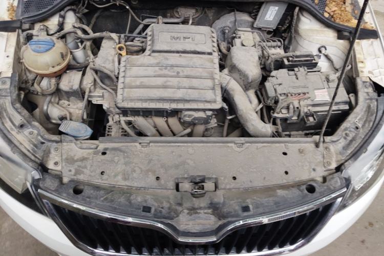 Used Skoda Rapid Spaceback 2016 Revised 1.6L Automatic Chuanxing Version Engine Bay