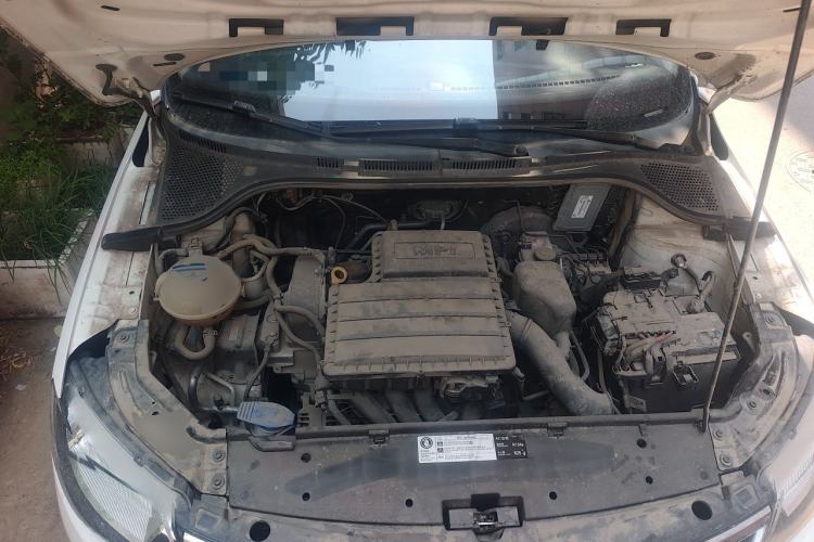 Used Skoda Rapid Spaceback 2016 Revised Version 1.6L Automatic Front-Drive Edition Engine Bay