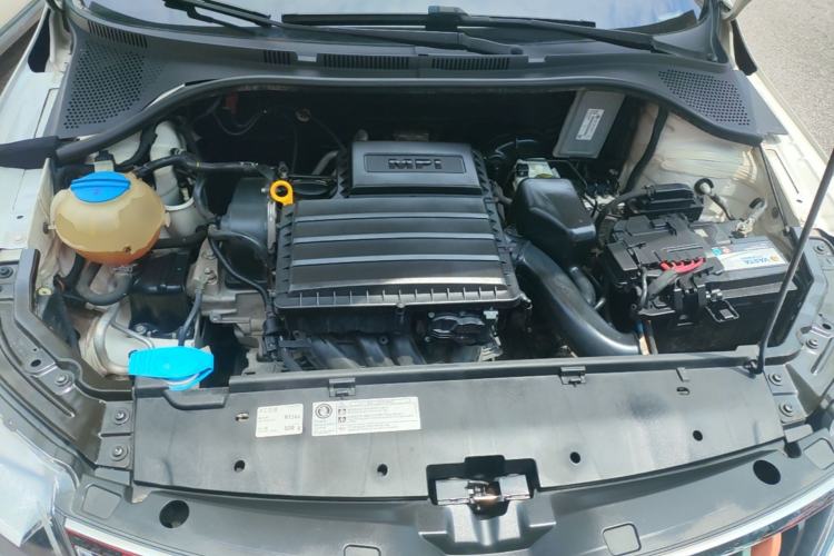 Used Skoda Rapid Spaceback 2016 Revised Version 1.6L Automatic Front-Drive Edition Engine Bay