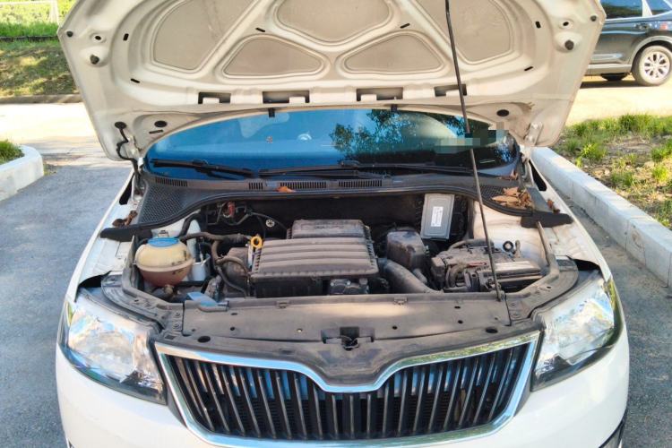 Used Skoda Rapid Spaceback 2016 Revised 1.6L Automatic Chuanxing Version Engine Bay