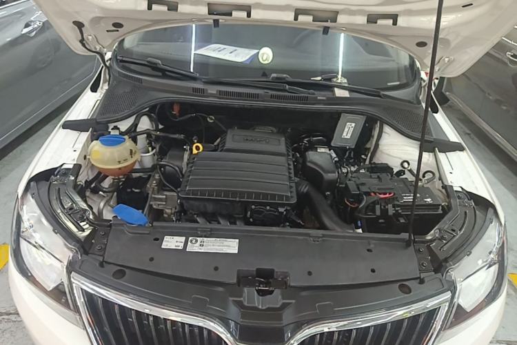 Used Skoda Rapid Spaceback 2016 Revised 1.6L Automatic Chuanxing Version Engine Bay