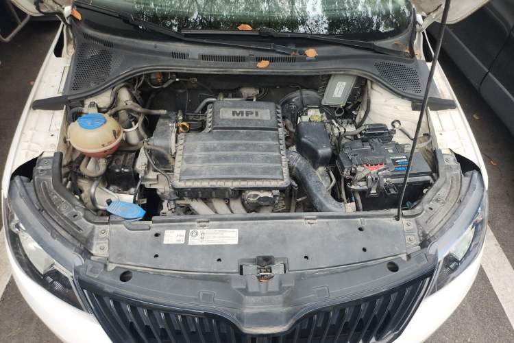 Used Skoda Rapid Spaceback 2016 Revised 1.6L Automatic Smart Drive Version Engine Bay