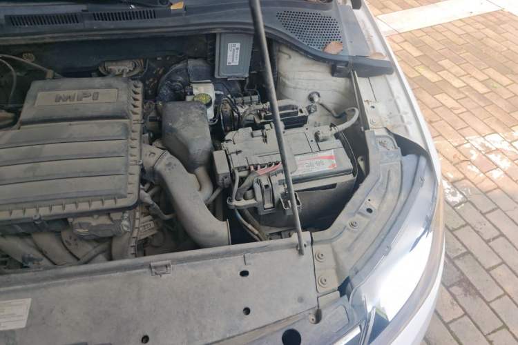 Used Skoda Rapid Spaceback 2016 1.6L Automatic Chuanxing Edition Engine Bay Left