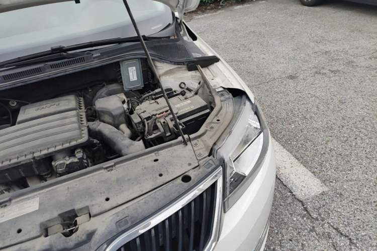 Used Skoda Rapid Spaceback 2016 Revised 1.6L Automatic Chuanxing Version Engine Bay Left