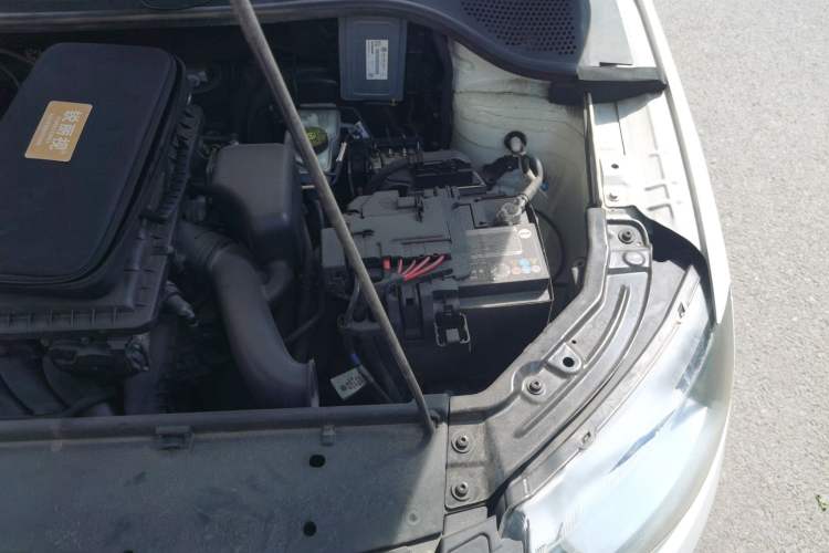 Used Skoda Rapid Spaceback 2016 1.6L Automatic Chuanxing Edition Engine Bay Left