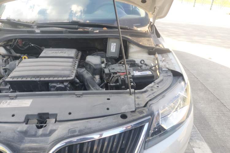 Used Skoda Rapid Spaceback 2016 Revised 1.6L Automatic Chuanxing Version Engine Bay Left