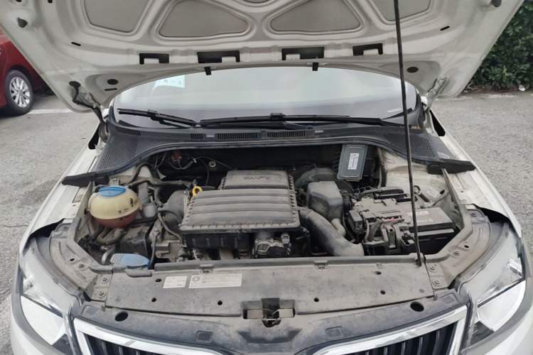 Used Skoda Rapid Spaceback 2016 Revised 1.6L Automatic Chuanxing Version Engine Bay