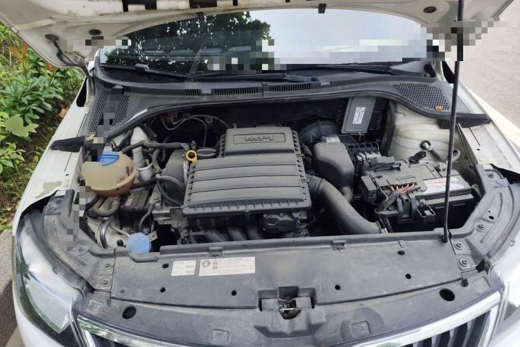 Used Skoda Rapid Spaceback 2016 Revised Version 1.6L Manual Front-Drive Edition Engine Bay