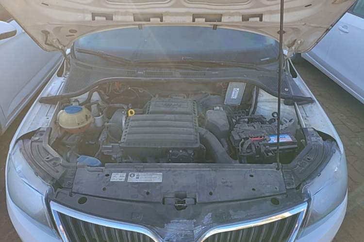 Used Skoda Rapid Spaceback 2016 Revised 1.6L Automatic Chuanxing Version Engine Bay