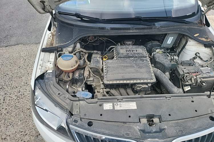 Used Skoda Rapid Spaceback 2016 Revised Version 1.4L Manual Front-Drive Edition Engine Bay Right