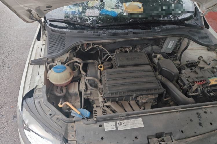 Used Skoda Rapid Spaceback 2016 Revised 1.6L Automatic Chuanxing Version Engine Bay Right