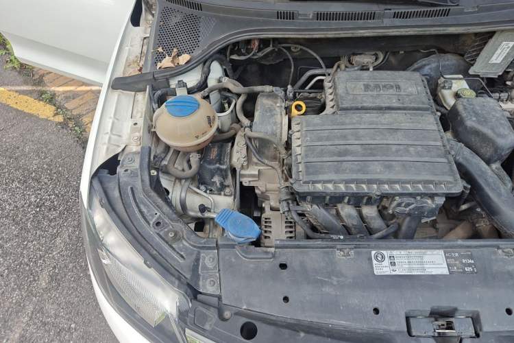Used Skoda Rapid Spaceback 2016 Revised 1.6L Automatic Chuanxing Version Engine Bay Right