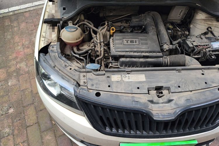 Used Skoda Rapid Spaceback 2016 Facelifted TSI230 DSG Smart Drive Version Engine Bay Right