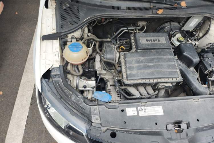 Used Skoda Rapid Spaceback 2016 Revised 1.6L Automatic Smart Drive Version Engine Bay Right