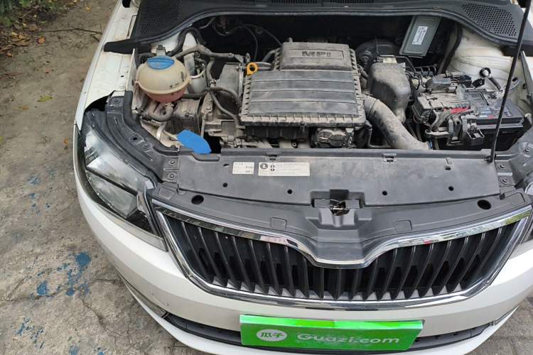 Used Skoda Rapid Spaceback 2016 Revised 1.6L Automatic Chuanxing Version Engine Bay Right