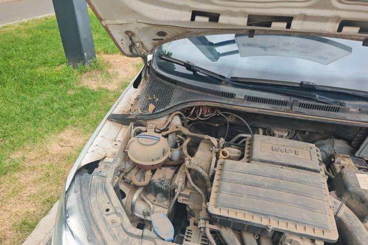 Used Skoda Rapid Spaceback 2016 Revised 1.6L Manual Chuanxing Edition Engine Bay Right