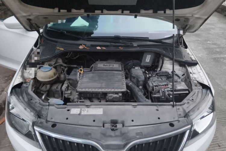 Used Skoda Rapid Spaceback 2016 Revised 1.6L Automatic Chuanxing Version Engine Bay