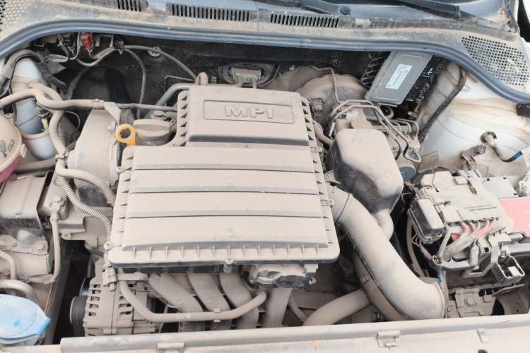 Used Skoda Rapid Spaceback 2016 Revised Version 1.4L Manual Front-Drive Edition Engine Bay