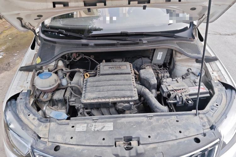 Used Skoda Rapid Spaceback 2016 Revised Version 1.4L Manual Front-Drive Edition Engine Bay