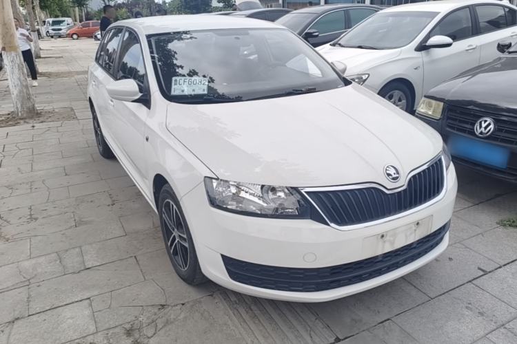 Used Skoda Rapid Spaceback 2016 Revised Version 1.6L Manual Front-Drive Edition Exterior 1
