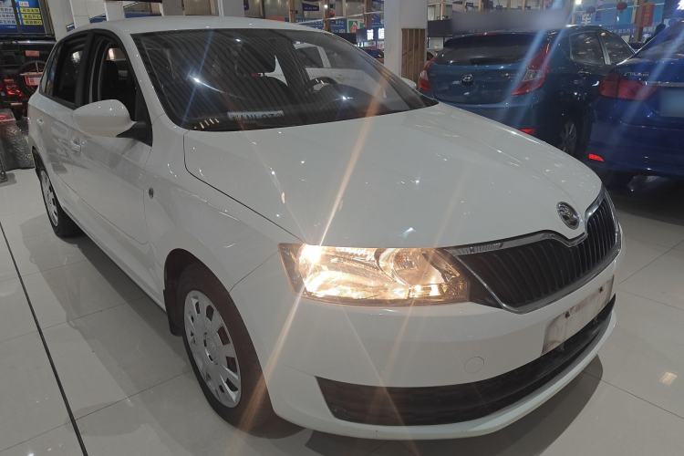 Used Skoda Rapid Spaceback 2016 Revised Version 1.6L Automatic Front-Drive Edition Exterior 2