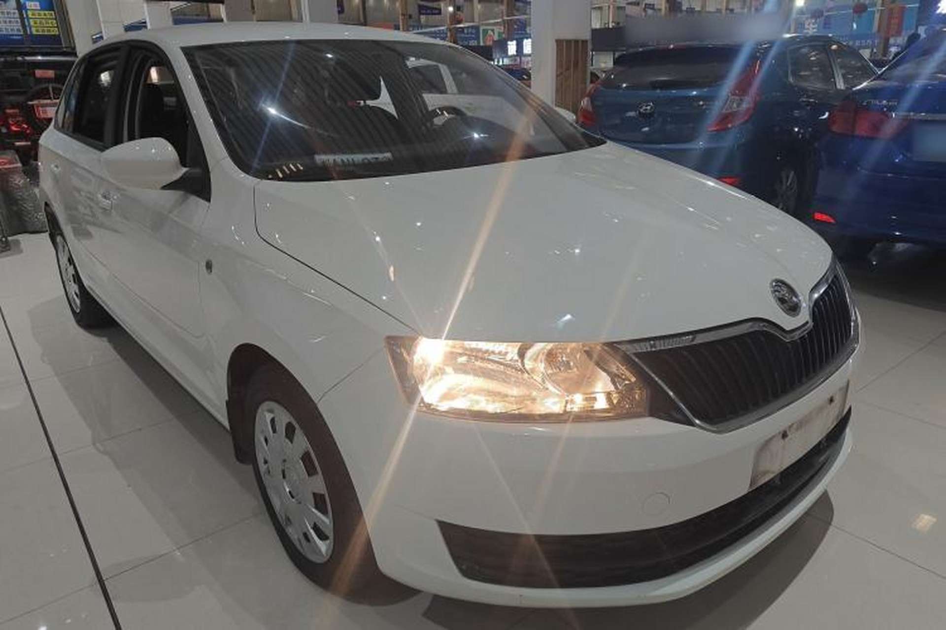 Used Skoda Rapid Spaceback 2016 Revised Version 1.6L Automatic Front-Drive Edition Exterior 2