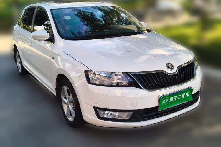 Used Skoda Rapid Spaceback 2016 Revised 1.6L Automatic Chuanxing Version Exterior 2