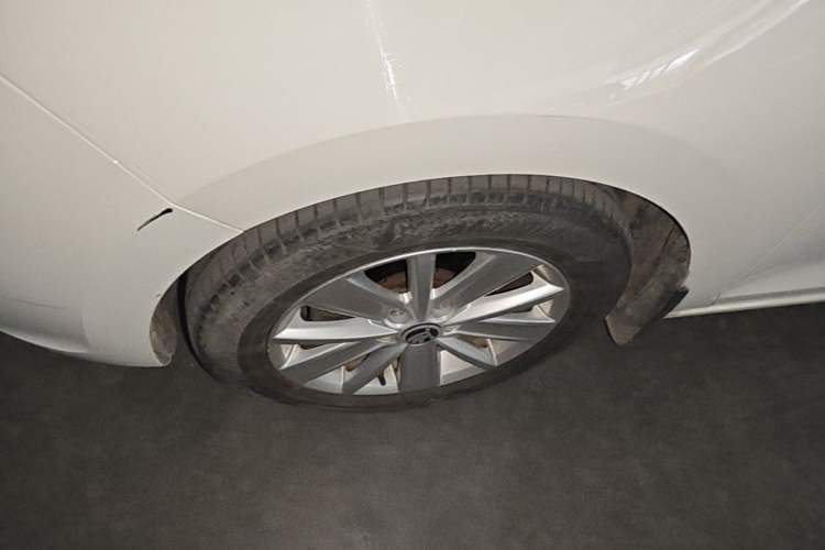 Used Skoda Rapid Spaceback 2016 Revised Version 1.6L Manual Front-Drive Edition Exterior 2