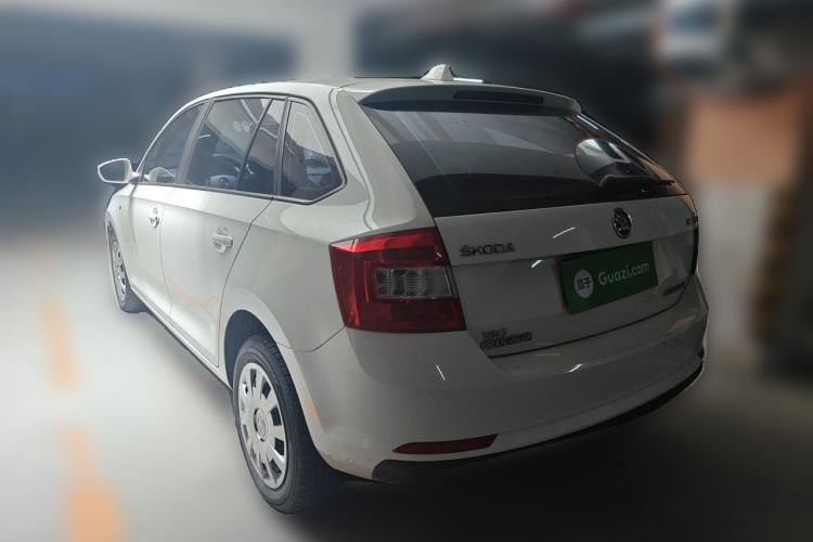 Used Skoda Rapid Spaceback 2016 Revised Version 1.6L Automatic Front-Drive Edition Exterior 3