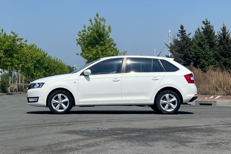 Used Skoda Rapid Spaceback 2016 Revised 1.6L Automatic Chuanxing Version Exterior 3