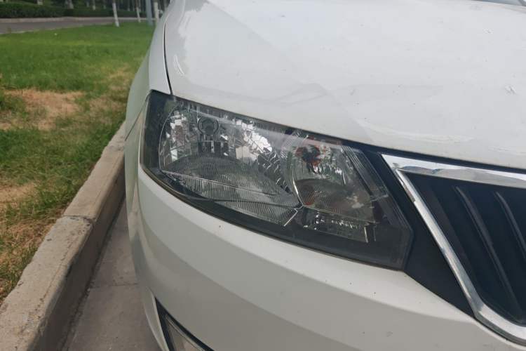 Used Skoda Rapid Spaceback 2016 Revised 1.6L Manual Chuanxing Edition Exterior 3