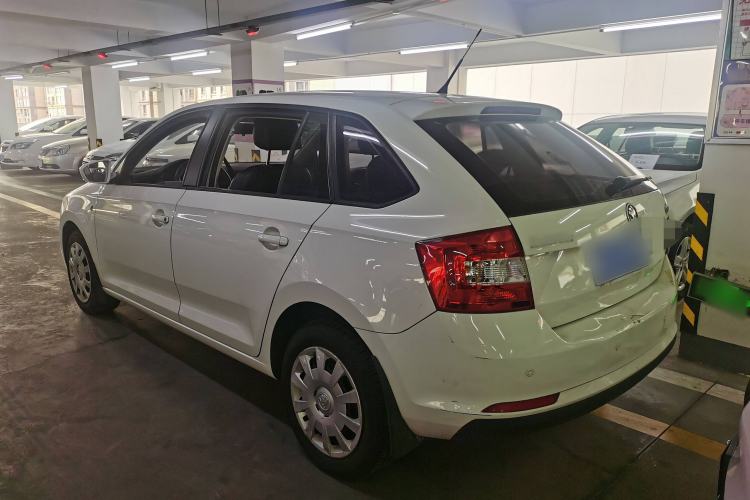 Used Skoda Rapid Spaceback 2016 Revised Version 1.4L Manual Front-Drive Edition Exterior 3
