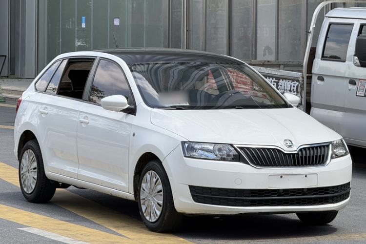Used Skoda Rapid Spaceback 2016 Revised Version 1.6L Manual Front-Drive Edition Exterior 3