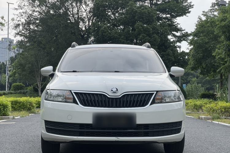Used Skoda Rapid Spaceback 2016 Revised Version 1.6L Manual Front-Drive Edition Exterior 4