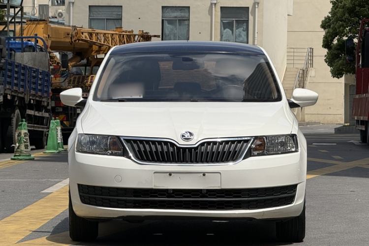 Used Skoda Rapid Spaceback 2016 Revised Version 1.6L Manual Front-Drive Edition Exterior 4