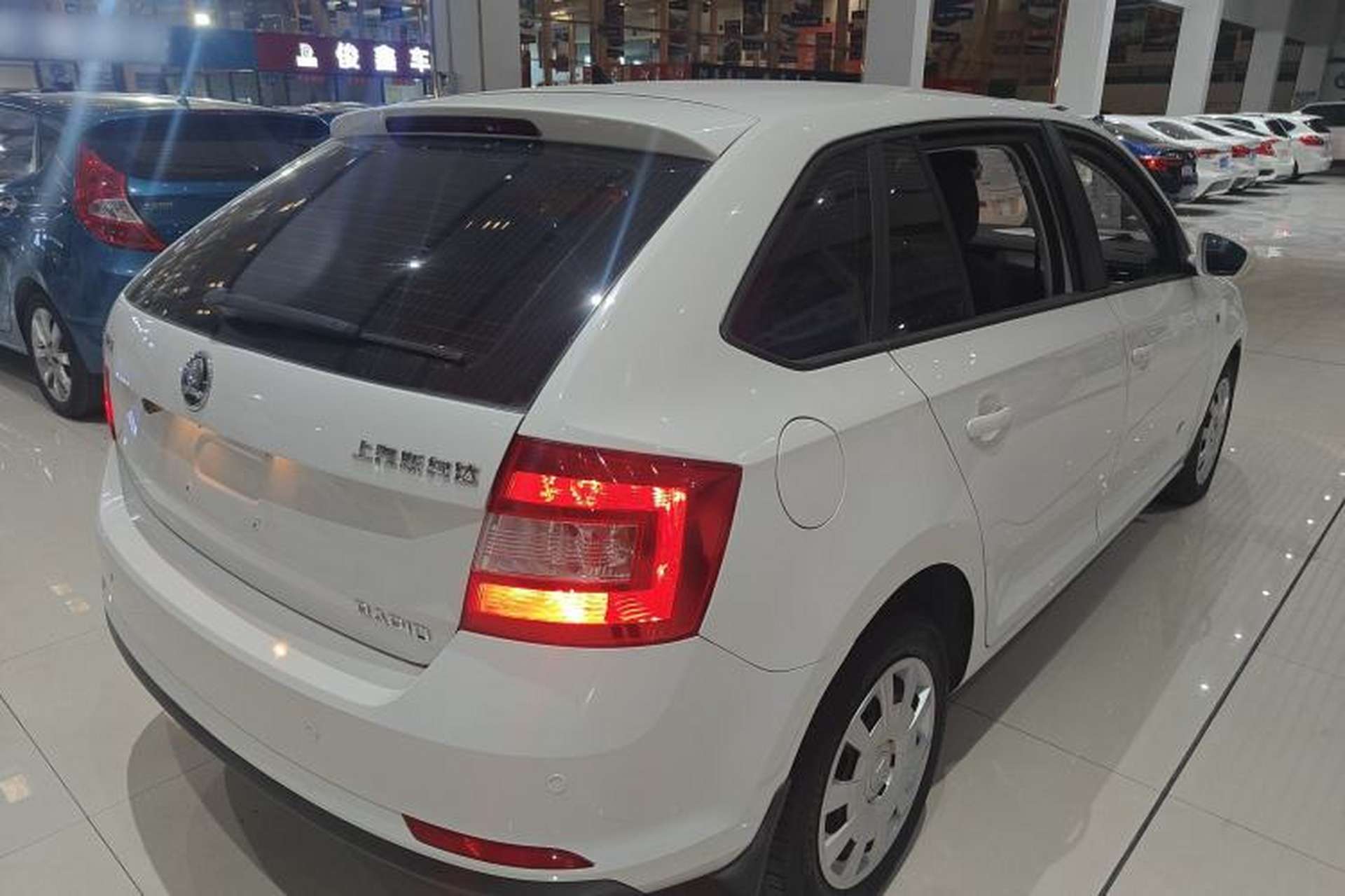 Used Skoda Rapid Spaceback 2016 Revised Version 1.6L Automatic Front-Drive Edition Exterior 5