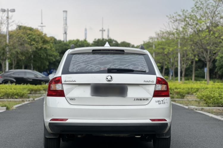 Used Skoda Rapid Spaceback 2016 Revised Version 1.6L Manual Front-Drive Edition Exterior 5