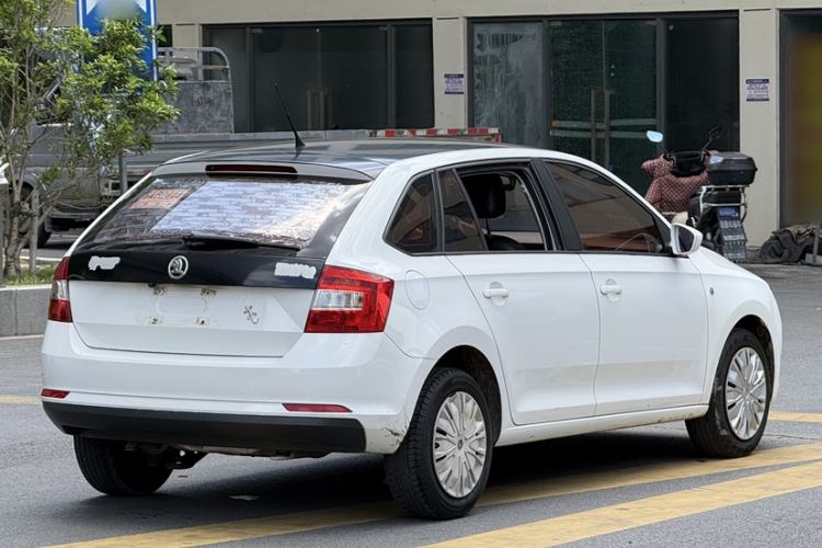 Used Skoda Rapid Spaceback 2016 Revised Version 1.6L Manual Front-Drive Edition Exterior 5