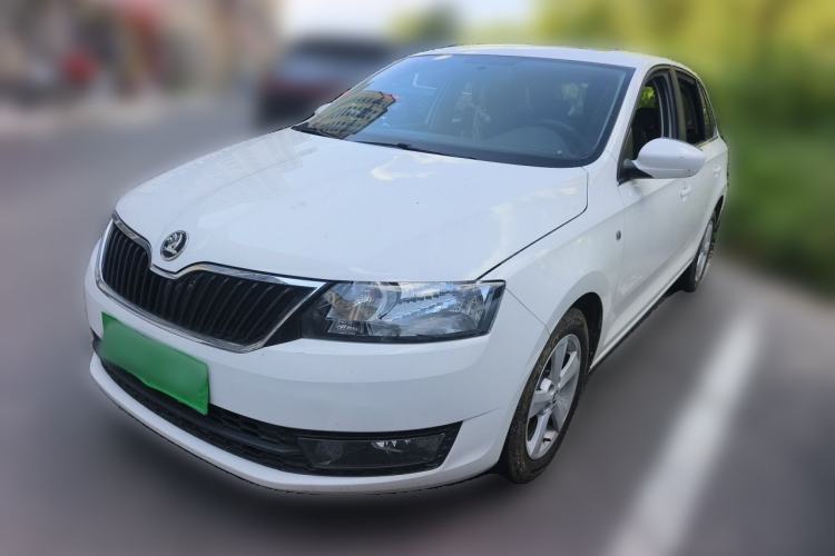 Ojetý Skoda Rapid Spaceback 2016 1.6L Manual Trend Edition Guazi used car, China used car export, Used car for sale, Used cars, Cheapest cars for sale