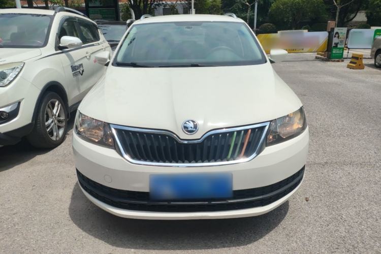 Used Skoda Rapid Spaceback 2016 Revised Version 1.6L Automatic Front-Drive Edition Front