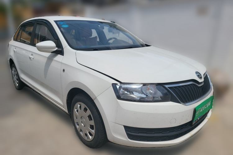 Used Skoda Rapid Spaceback 2016 Revised Version 1.4L Manual Front-Drive Edition Front Right 45 Deg
