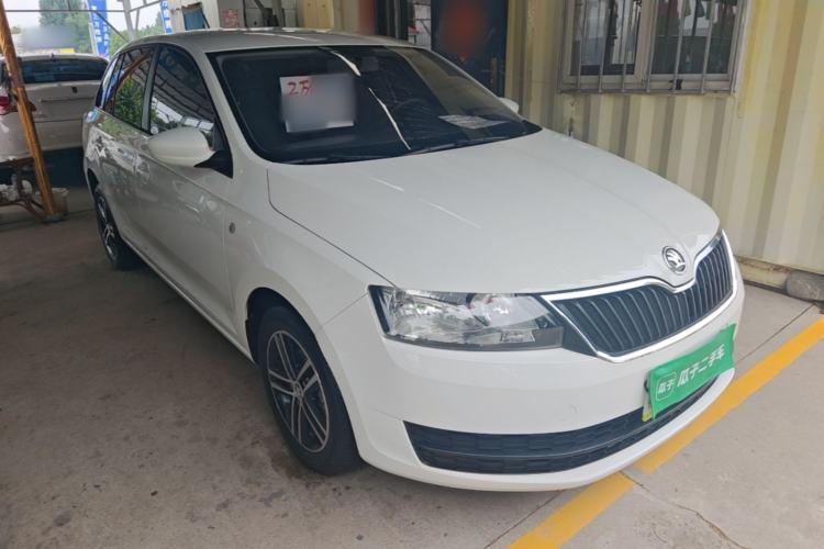 Used Skoda Rapid Spaceback 2016 Revised Version 1.6L Automatic Front-Drive Edition Front Right 45 Deg