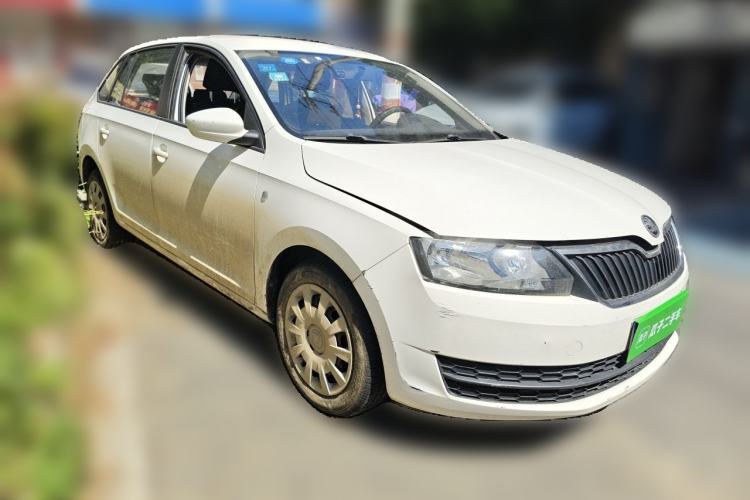 Used Skoda Rapid Spaceback 2016 Revised Version 1.4L Manual Front-Drive Edition Front Right 45 Deg