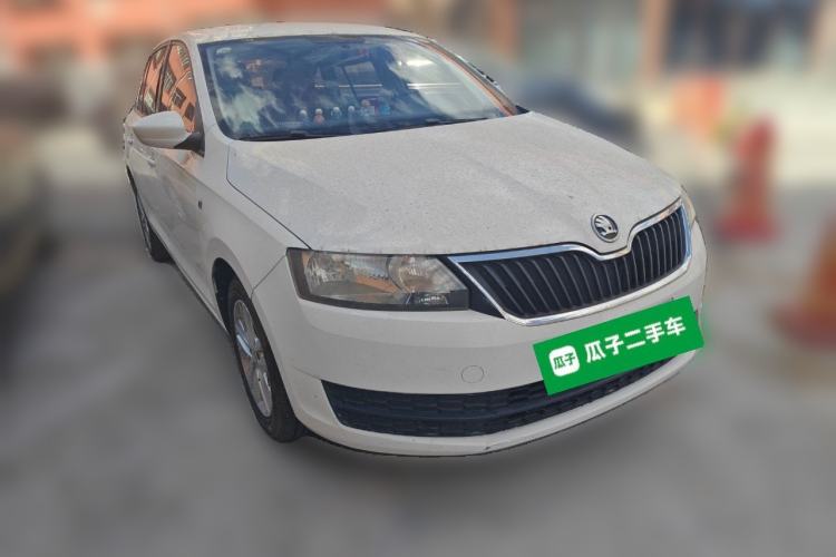 Used Skoda Rapid Spaceback 2016 Revised Version 1.6L Automatic Front-Drive Edition Front Right 45 Deg